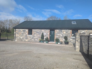 Exterior - THE STABLE, family friendly, with a garden in Swords, County Dublin (Dublin)
