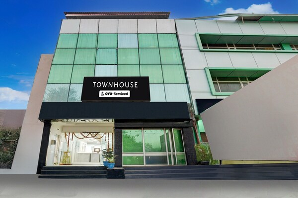 Deluxe Hotel Hm Crystal - Chandigarh