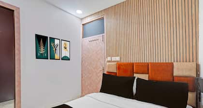 Deluxe Hotel Hm Crystal