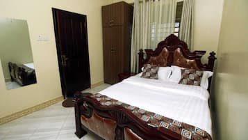 Economy Double Room | Desk, laptop workspace, free WiFi