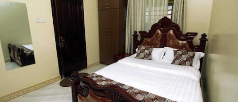 Economy Double Room | Desk, laptop workspace, free WiFi
