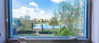 3-Bdrm, 2.5-Bth WaterFront View Home
