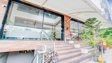 House | Reception