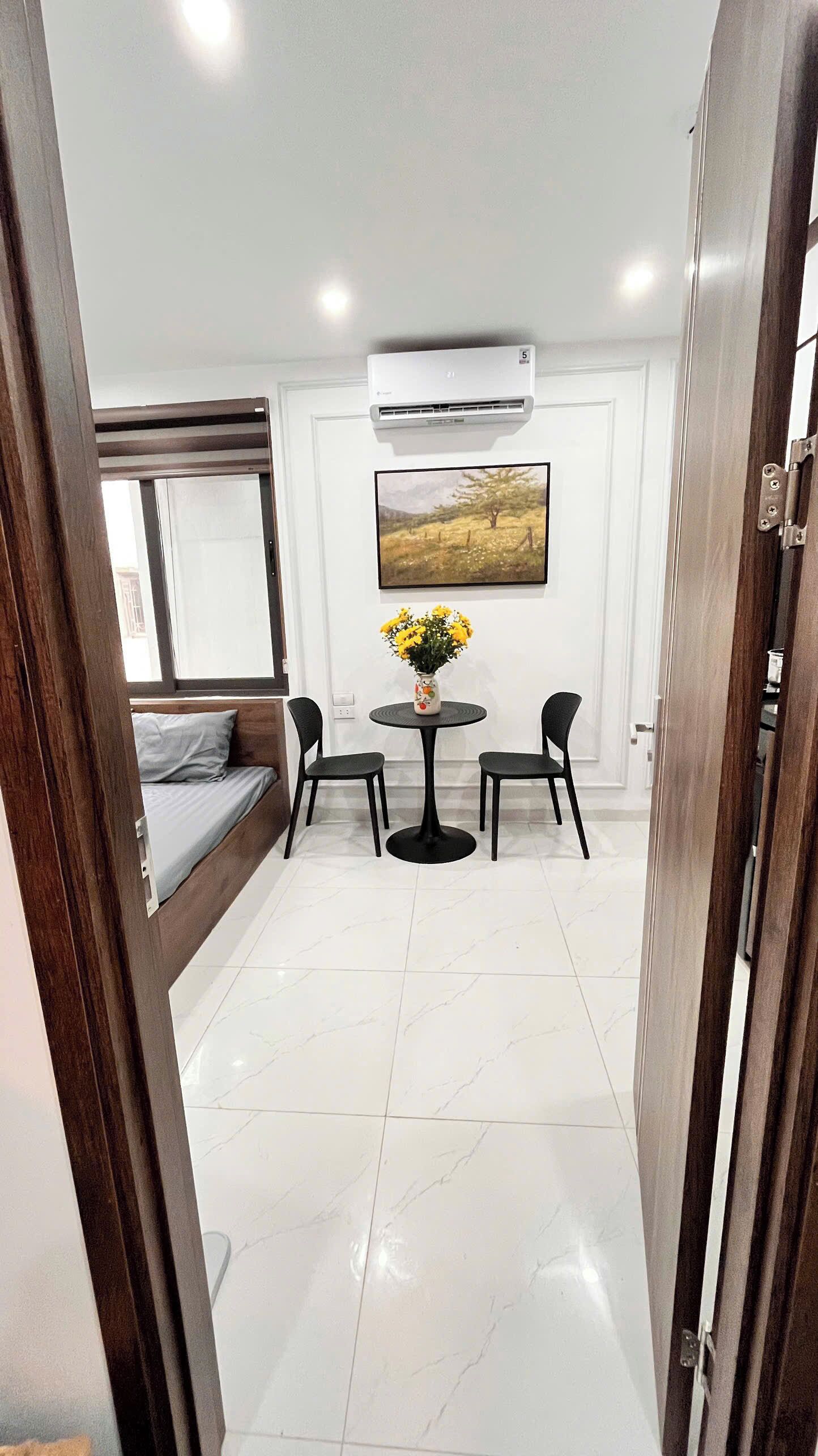 Deluxe Room, City View | Street view