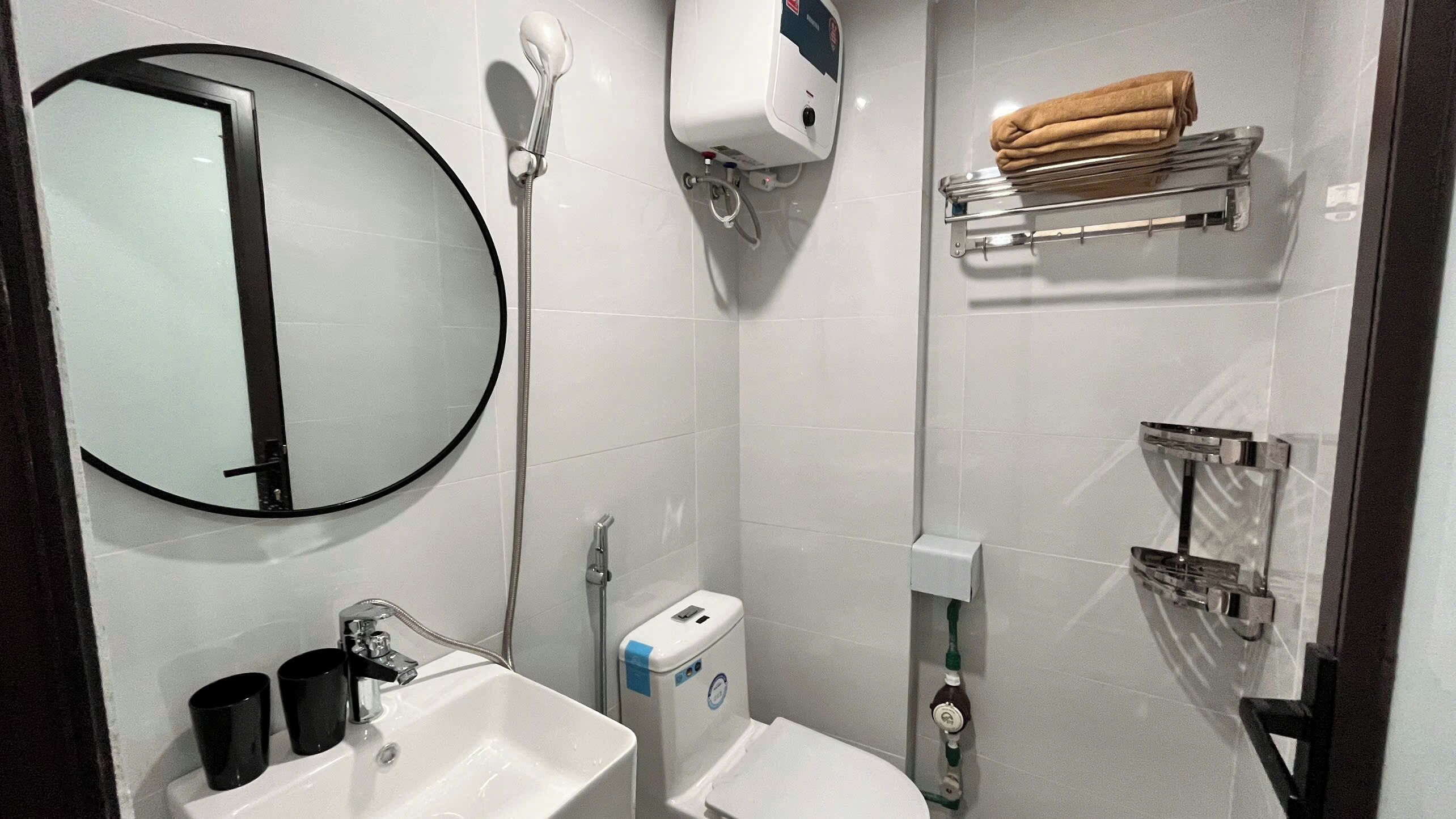 Estudi, vistes a la ciutat | Bany