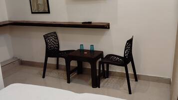 2 habitaciones, acceso a internet y ropa de cama