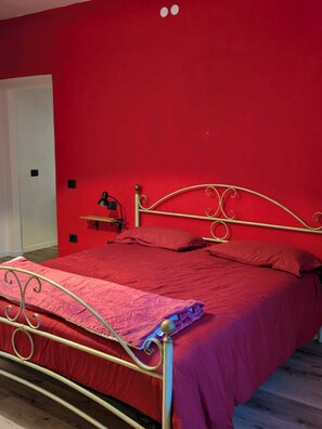 Quarto casal ou duplo conforto, vista para a colina