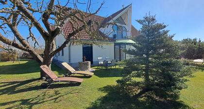 Cozy vacation apartment on the outskirts of Wismar with terrace, car/bicycle parking space