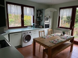Private kitchen - Apartment "Hedwig" in Bad Saarow 5 min to the Scharmützelsee, beach, forest, spa gardens (Bad Saarow)