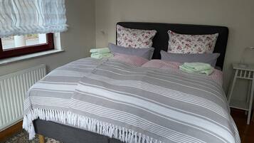 3 Schlafzimmer, Bügeleisen/Bügelbrett, Internetzugang, Bettwäsche