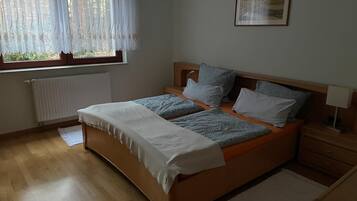3 Schlafzimmer, Bügeleisen/Bügelbrett, Internetzugang, Bettwäsche