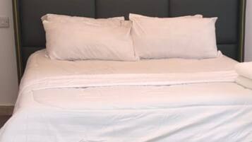 1 bedroom, iron/ironing board, internet