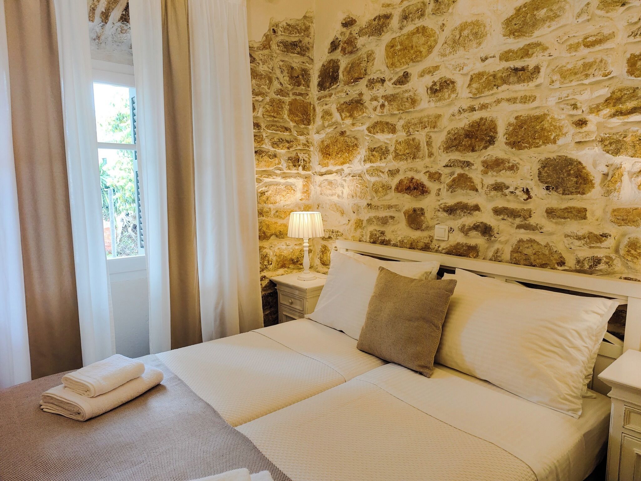 2 chambres, fer et planche à repasser, lit parapluie, Wi-Fi gratuit