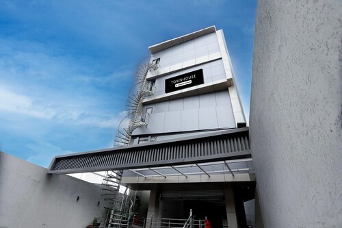 Deluxerauniyar City Centre Ratu Road