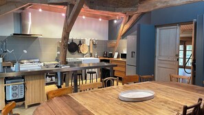 Dining - Vrbo Property (Givry)