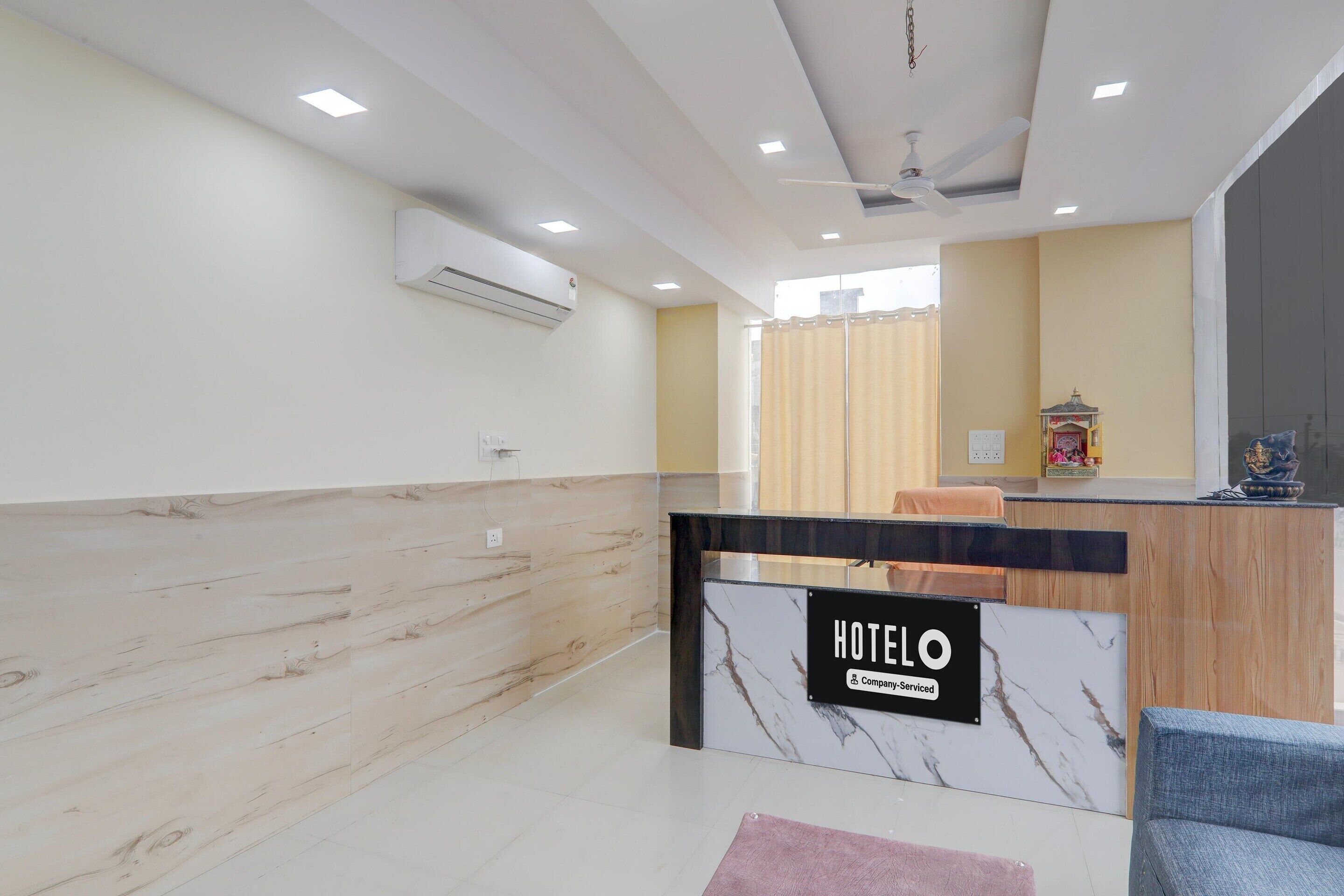 House | Meja sambut tetamu