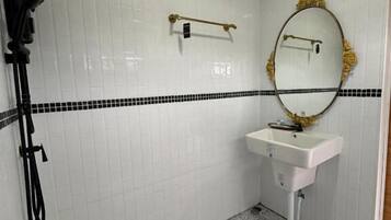 Villa familiar, 2 habitaciones, baño privado | Baño | Shampoo