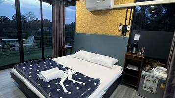 Family Villa, Patio | Individually decorated, free WiFi, bed sheets