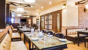 House | Dining