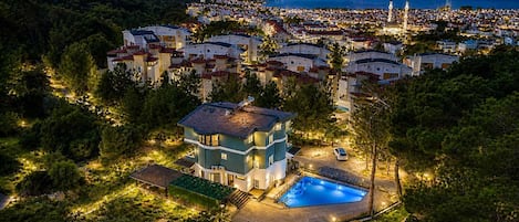 Family Condo, Mountain View | Exterior