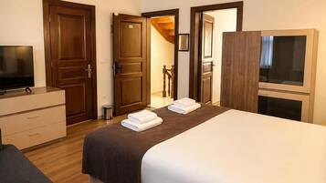 Premium bedding, minibar, desk, laptop workspace