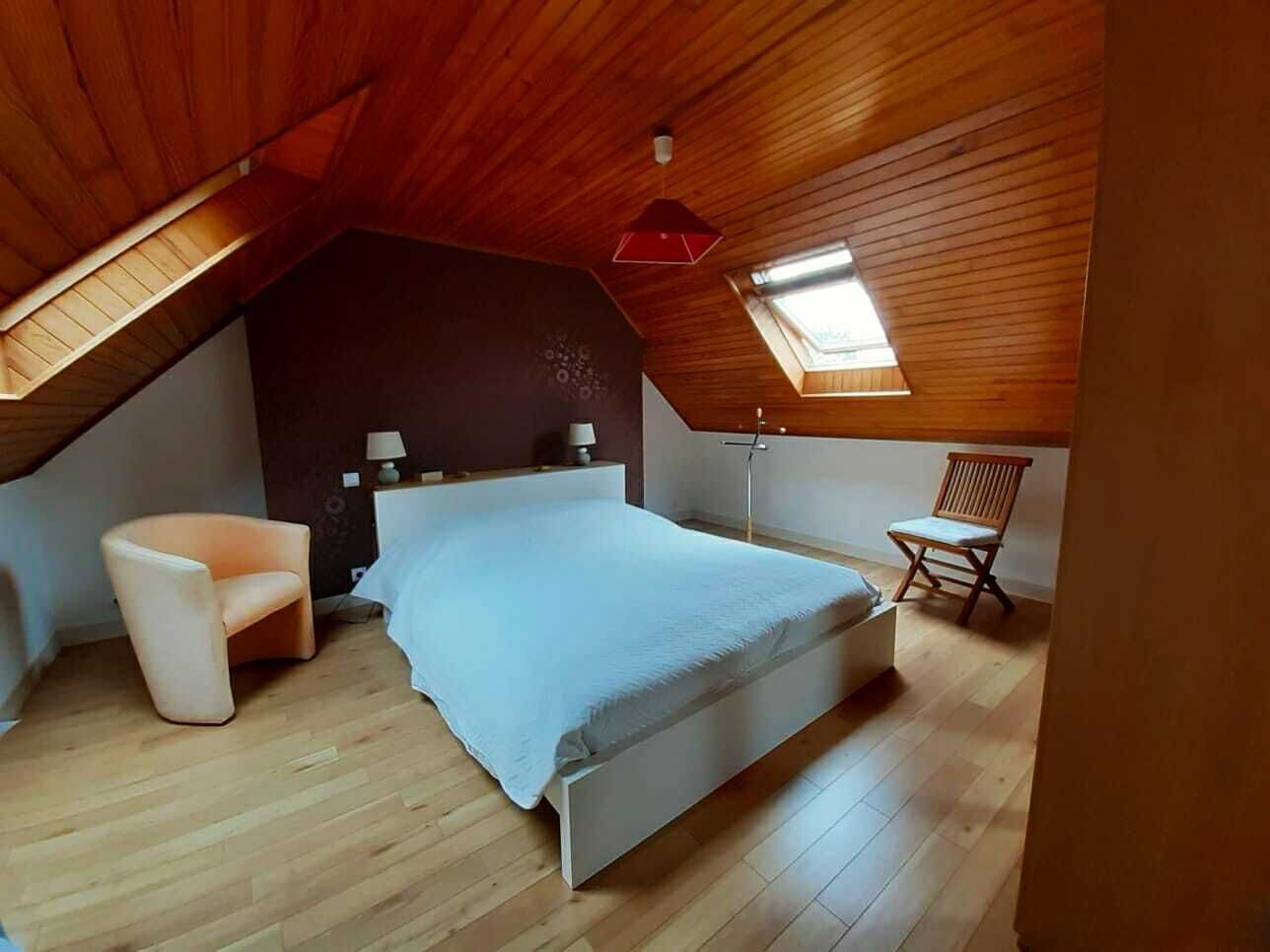 3 chambres, fer et planche à repasser, draps fournis