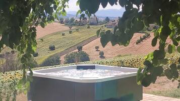 Idromassaggio all'aperto