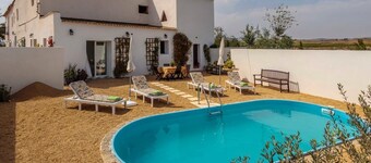 Charming renovated Dovecote, rural setting, private pool and garden, sleeps 4.