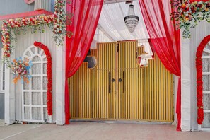 House | Reception - Super Deluxe Room Deva Lucknow (Lucknow)