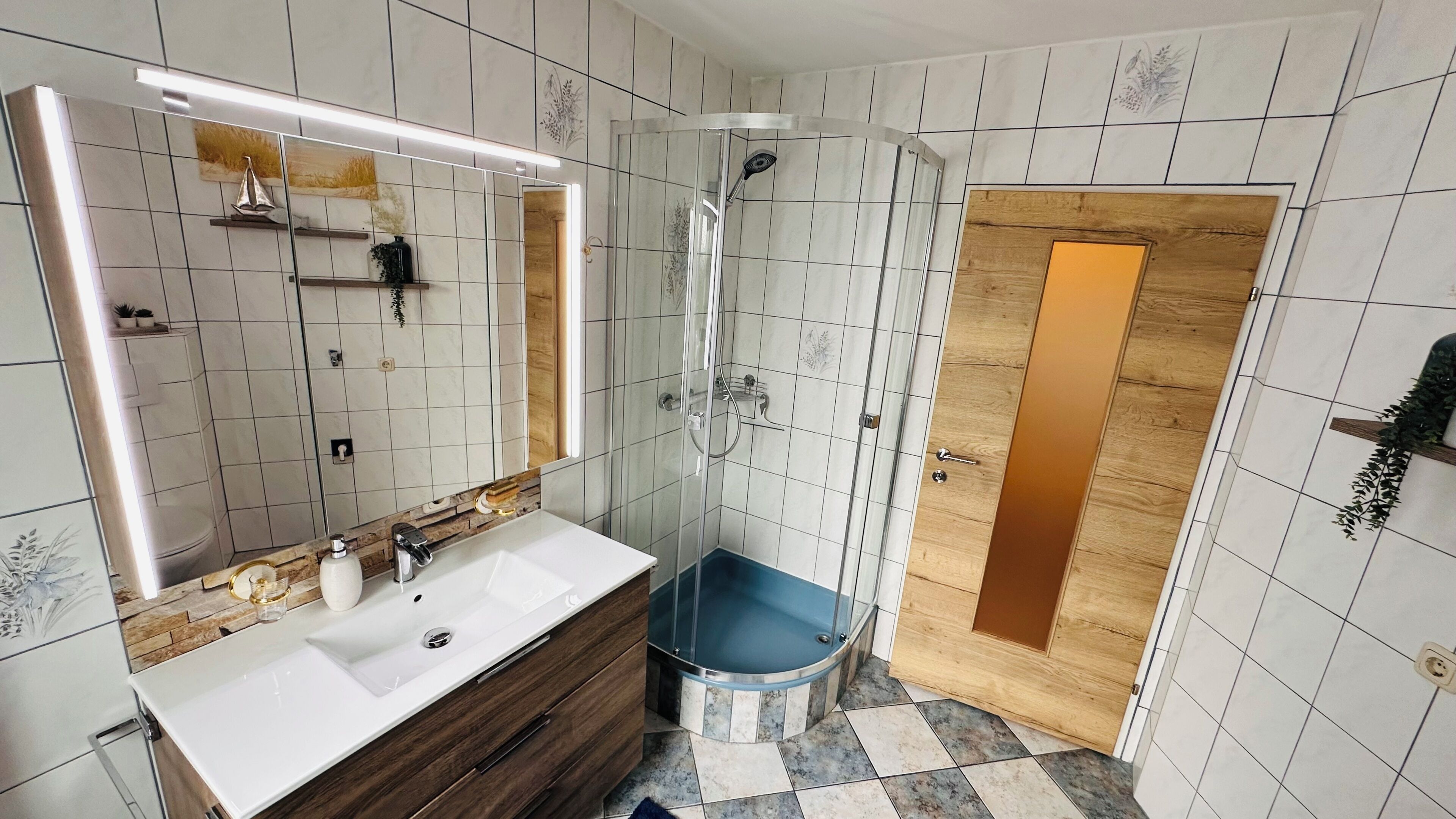Hårtork, handdukar, tvål och toalettpapper