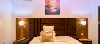 Crownedge Hotels 