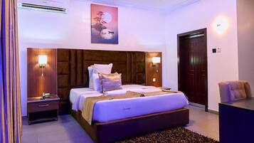 In-room safe, desk, laptop workspace, blackout curtains