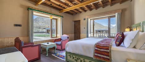 Superior Room, Valley View | Desk, bed sheets