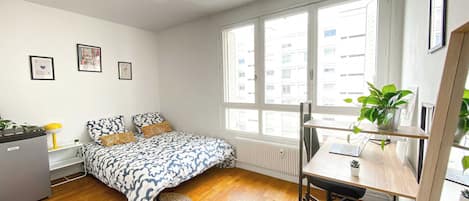 Apartment | 1 Schlafzimmer, laptopgeeigneter Arbeitsplatz, Bügeleisen/Bügelbrett