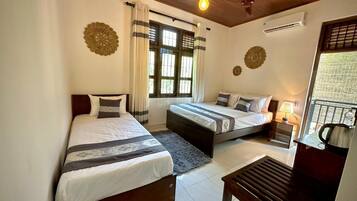 3 bedrooms, iron/ironing board, WiFi, bed sheets