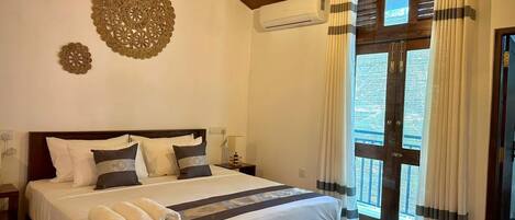 3 habitaciones, tabla de planchar con plancha, wifi y ropa de cama