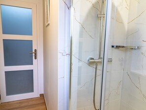 Bathroom - Bright townhouse, Cholet center (Cholet)