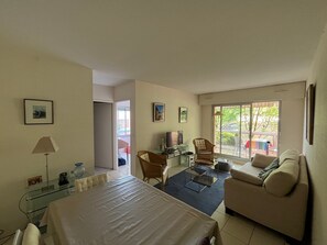 TV - Comfortable city centre apartment - 3 guests (Arcachon)