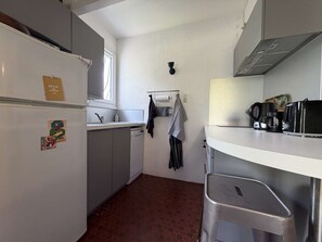 Fridge, microwave, stovetop, dishwasher - Comfortable family apartment - 4 guests (Saint-Pierre-d'Oléron)