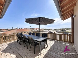 Outdoor dining - Spacious villa with parking and wifi - 10 guests (Vieux-Boucau-les-Bains)