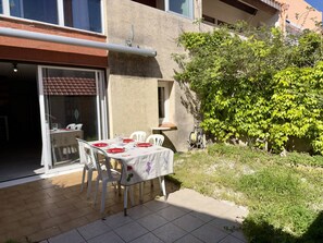Outdoor dining - House near the beach - 6 guests (Argelès-sur-Mer)