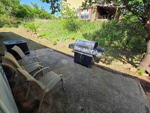 Terrace/patio - 4BR Slps 10, 3 Kings|Walk to Town, Trails+Parking (Medicine Park)