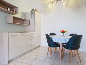 Dining - 1-Bedroom Apartment with Air Conditioning and Garage (Bormes-les-Mimosas)