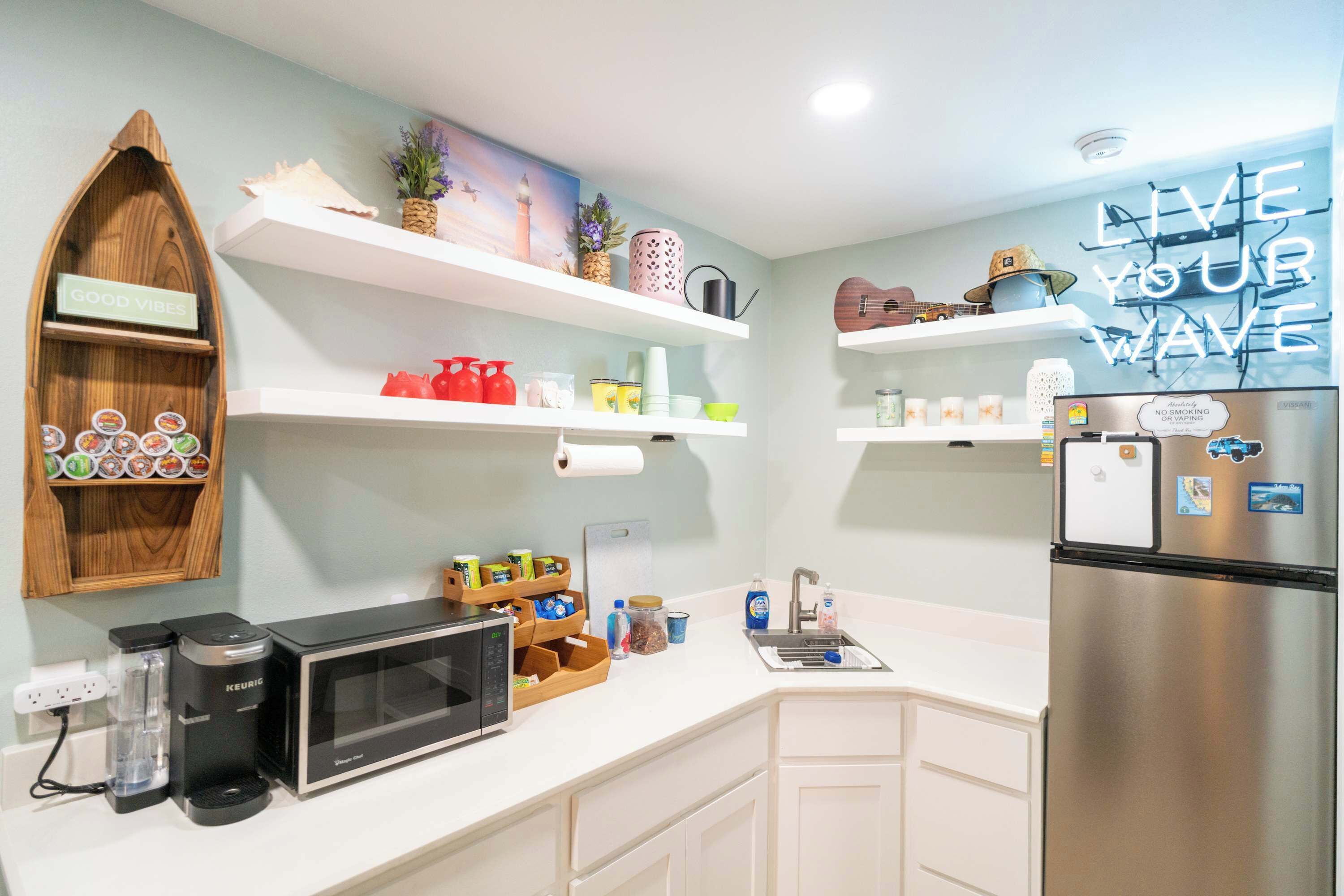 Fridge, microwave, stovetop, dishwasher