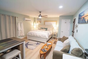 5 bedrooms, WiFi, bed sheets - The Whole Zen Lodge: Main House+2 Private Hot Tubs (Lawton)