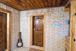 Interior - The Whole Zen Lodge: Main House+2 Private Hot Tubs (Lawton)