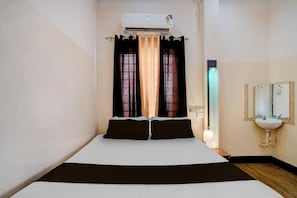 House | 1 bedroom - Deluxesuper Collection O Gnrc Hospital (Guwahati)
