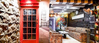 Deluxe Circus Avenue Road Hotel Rockstar