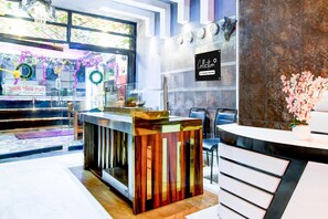 House | Reception - Deluxe Circus Avenue Road Hotel Rockstar (Kolkata)