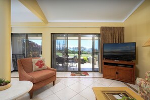 Smart TV, books - 🌊🏄🏻🏝️ Summer in Maui - Kapalua Sunset, Golf and Beach Retreat (Lahaina)